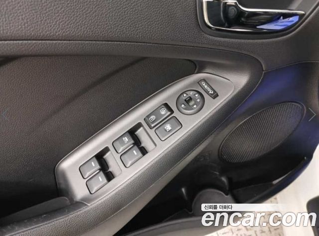 Kia K3 2013 — photo 9