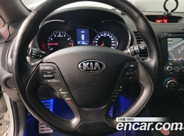 Kia K3 2013 — photo 10