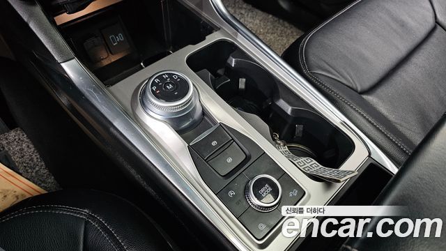 Ford Explorer 2020 — photo 9