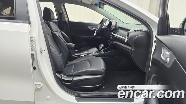 Kia K3 2022 — photo 11