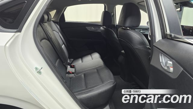 Kia K3 2022 — photo 12