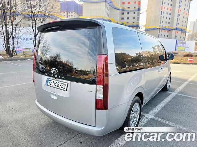Hyundai Staria 2023 — photo 6