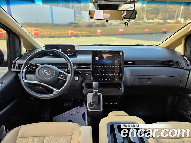 Hyundai Staria 2023 — photo 7