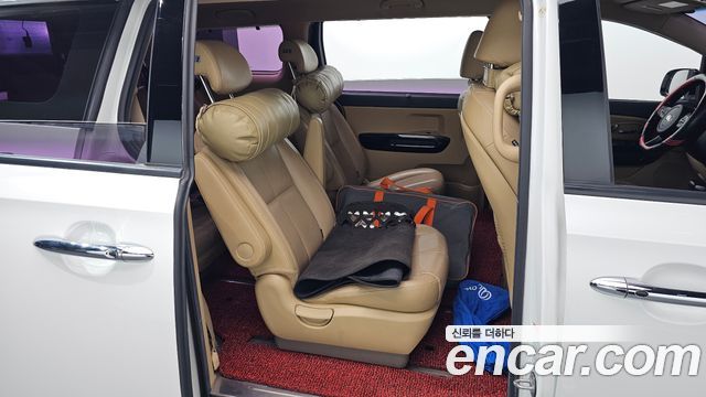 Kia Canival 2019 — photo 11