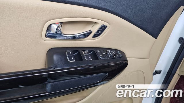 Kia Canival 2019 — photo 16