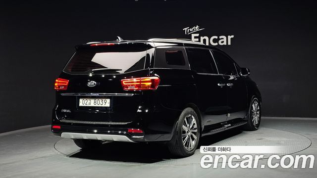 Kia Canival 2019 — photo 2