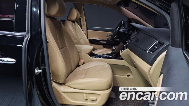 Kia Canival 2019 — photo 10