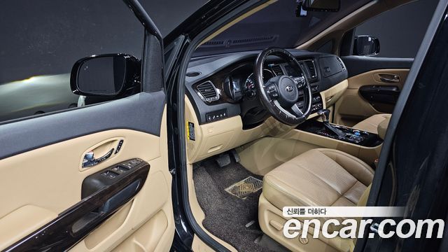 Kia Canival 2019 — photo 11