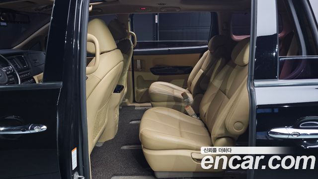 Kia Canival 2019 — photo 12