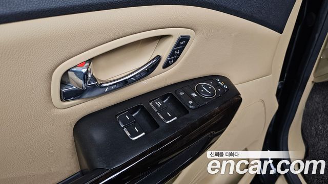 Kia Canival 2019 — photo 17