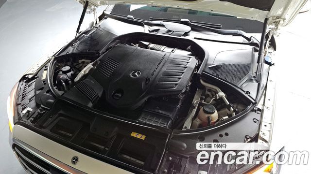 Mercedes-Benz S-Class 2022 — photo 6