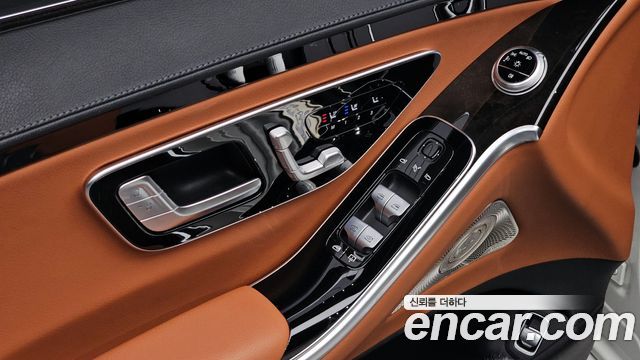 Mercedes-Benz S-Class 2022 — photo 17