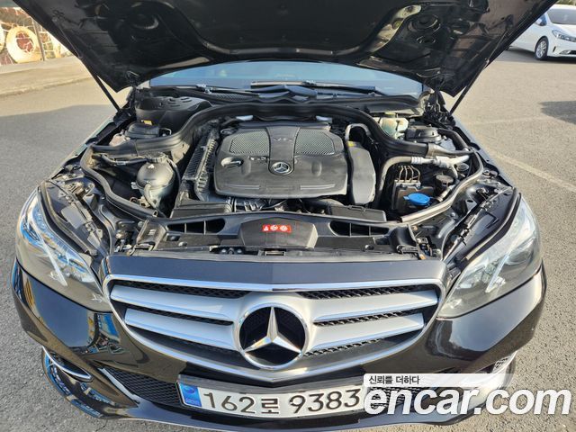 Mercedes-Benz E-Class 2014 — photo 9