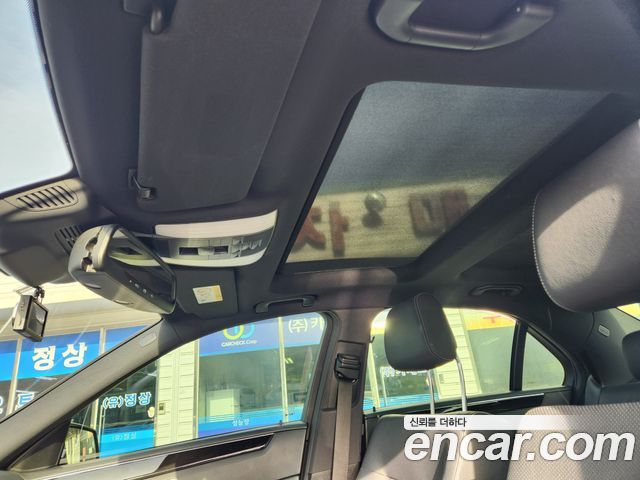 Mercedes-Benz E-Class 2014 — photo 16