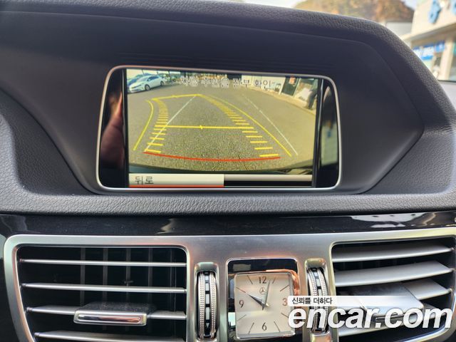 Mercedes-Benz E-Class 2014 — photo 17