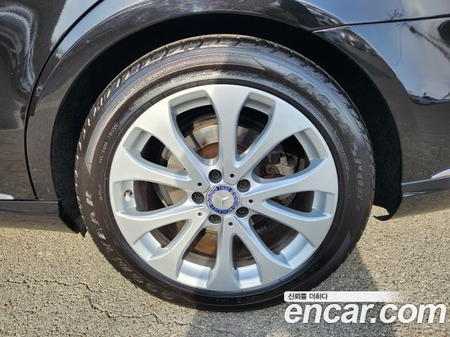 Mercedes-Benz E-Class 2014 — photo 19