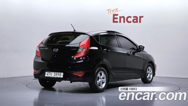 Hyundai Accent 2014 — photo 2