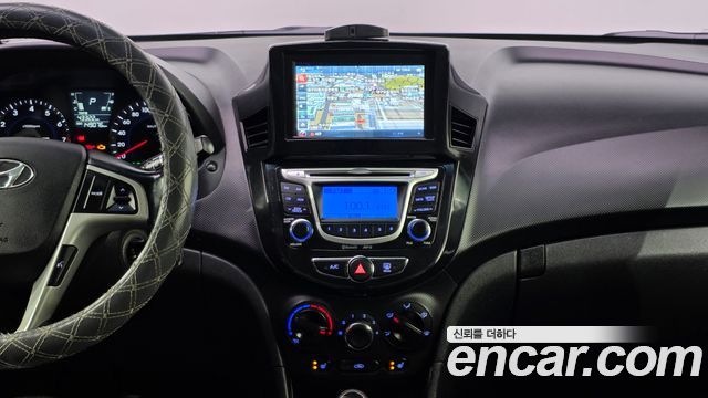 Hyundai Accent 2014 — photo 15