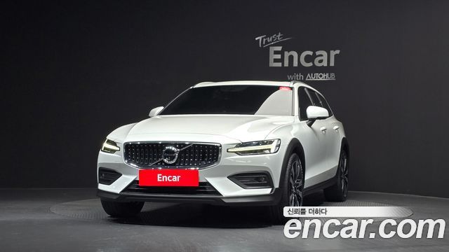 Volvo V60 2022 — photo 3