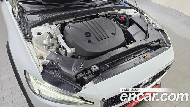 Volvo V60 2022 — photo 6