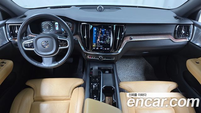 Volvo V60 2022 — photo 7