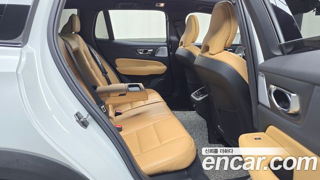 Volvo V60 2022 — photo 12