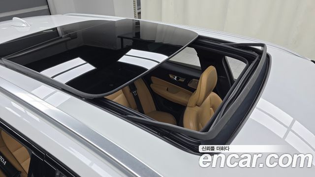 Volvo V60 2022 — photo 18