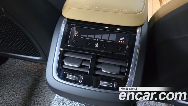 Volvo V60 2022 — photo 19