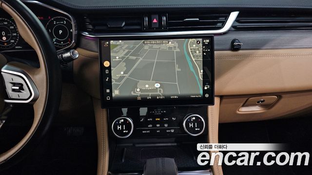 Jaguar F-PACE 2021 — photo 15