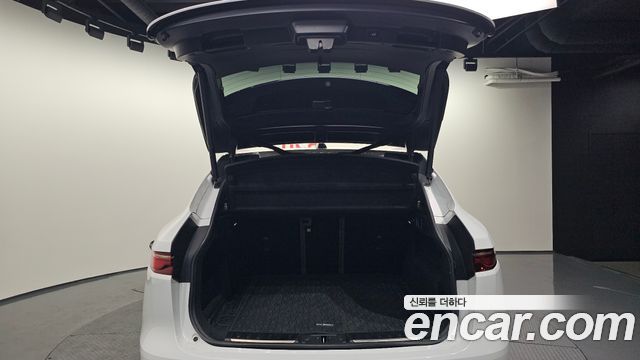 Jaguar F-PACE 2021 — photo 20