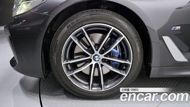 BMW 5-Series 2021 — photo 5