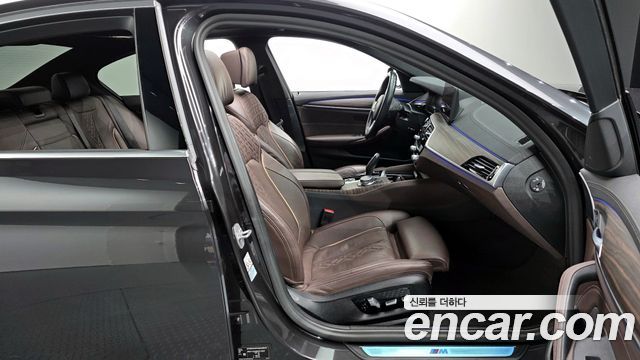 BMW 5-Series 2021 — photo 10