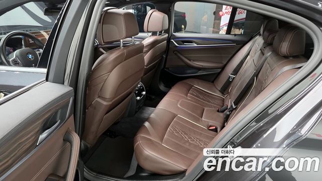 BMW 5-Series 2021 — photo 12