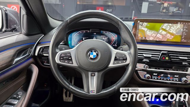 BMW 5-Series 2021 — photo 13