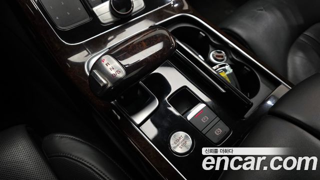 Audi A8 2013 — photo 9