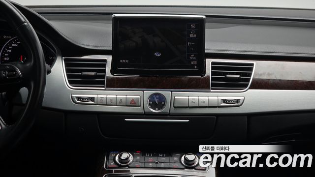 Audi A8 2013 — photo 14
