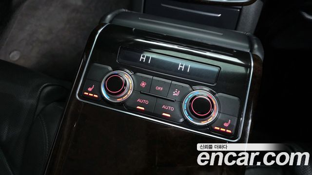 Audi A8 2013 — photo 19