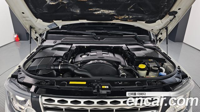 Land Rover Discovery 2016 — photo 6