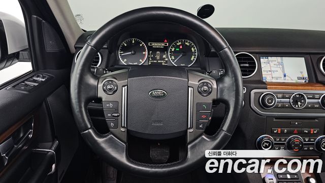 Land Rover Discovery 2016 — photo 13