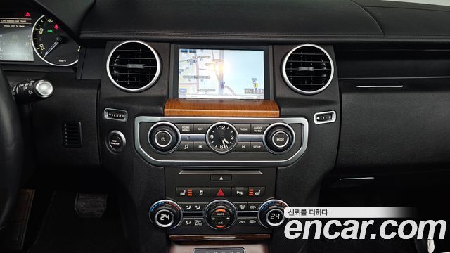 Land Rover Discovery 2016 — photo 14