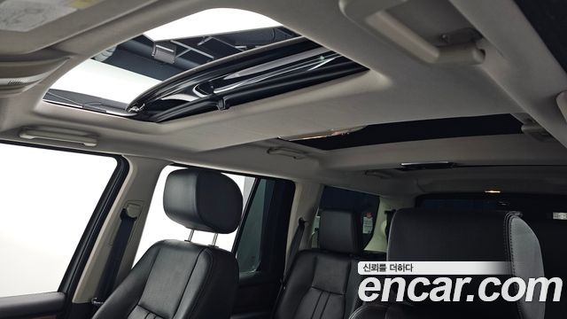 Land Rover Discovery 2016 — photo 16