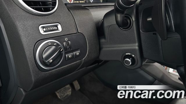 Land Rover Discovery 2016 — photo 18