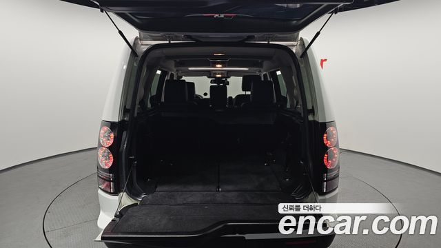 Land Rover Discovery 2016 — photo 20