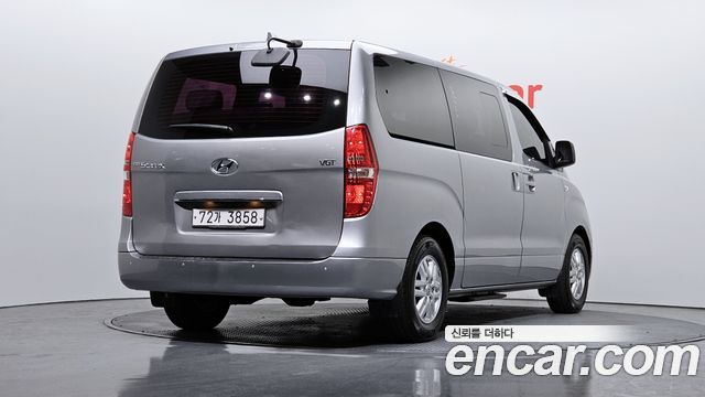 Hyundai Starex 2017 — photo 2