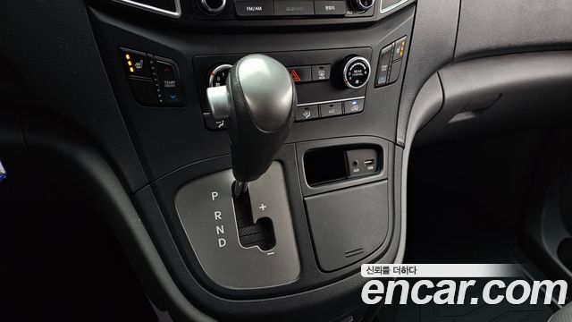 Hyundai Starex 2017 — photo 9