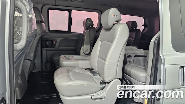 Hyundai Starex 2017 — photo 12