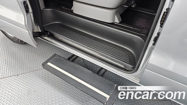 Hyundai Starex 2017 — photo 19