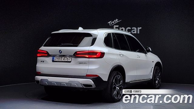 BMW X5 2022 — photo 2