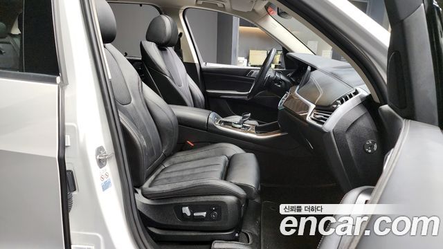 BMW X5 2022 — photo 11