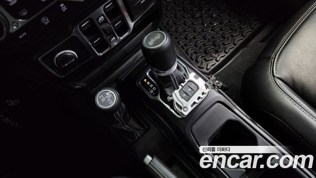 Jeep Wrangler 2023 — photo 9